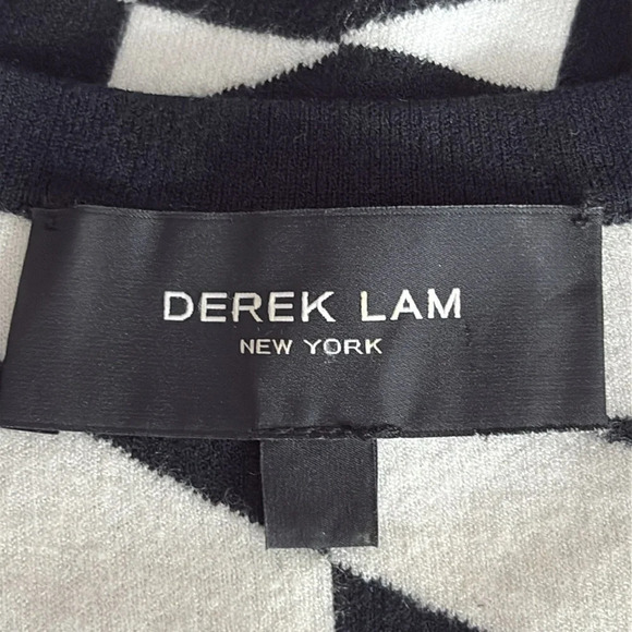 Derek Lam New York V Neck Geometric Print Italian Yarn Sweater Vest - Medium - Picture 5 of 8